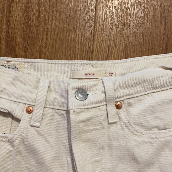 SOLD Levi's Wedgie - Picture 3 of 4